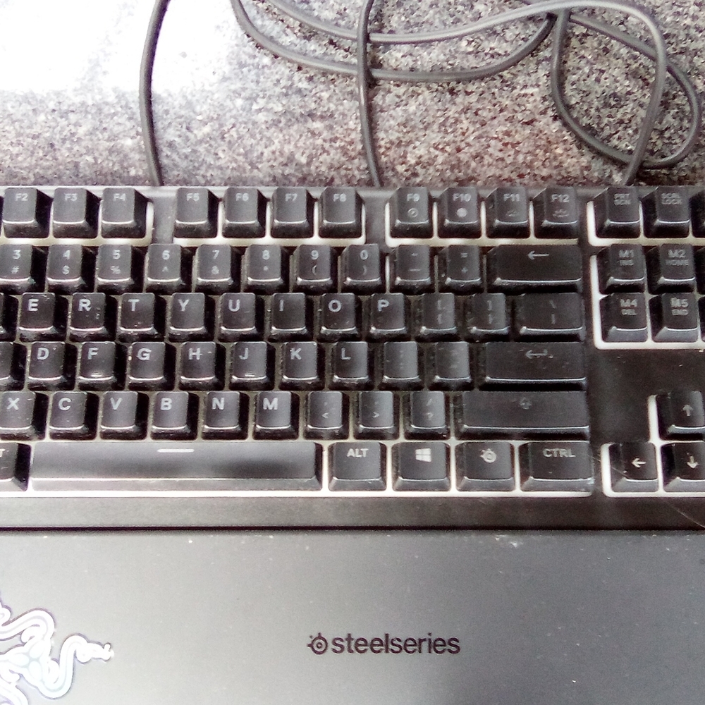 SteelSeries Black Wired Gaming Keyboard - Backlit Mechanical Style